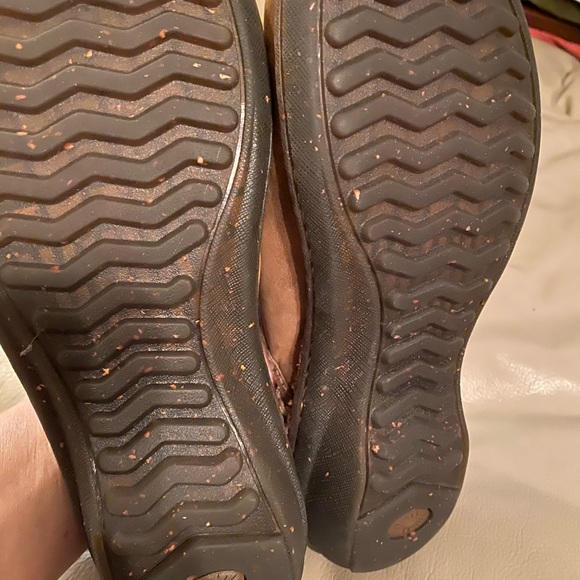 UGG slide on mules size 7, very comfortable shoes - Picture 4 of 7